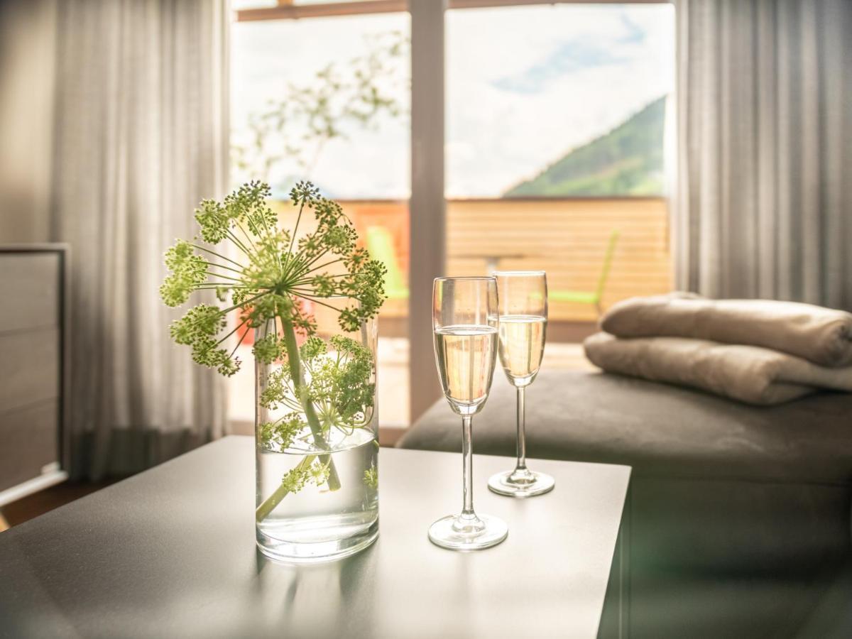 Der Sonnberg Alpinlodges - Apartments Mit Seeblick, Privater Sauna Und Self Check-In Zell am See Exterior photo